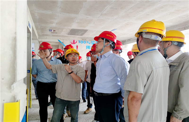 2023年5月10日，綠地香港集團華南區(qū)域公司工程對標培訓觀摩會在中天八建南寧綠地朗峯A地塊項目舉行。