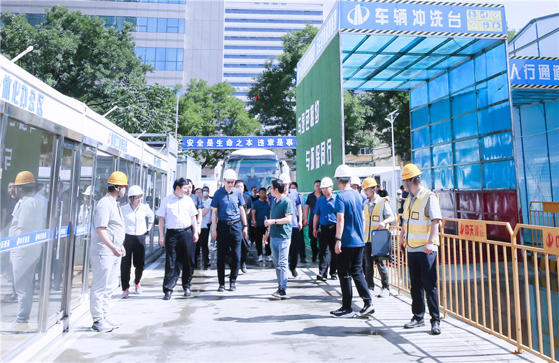 2023年6月8日，河北省生態(tài)環(huán)境廳主辦的省大氣污染防治專項督導幫扶動員會在中天北京尖嶺城中村改造項目召開。